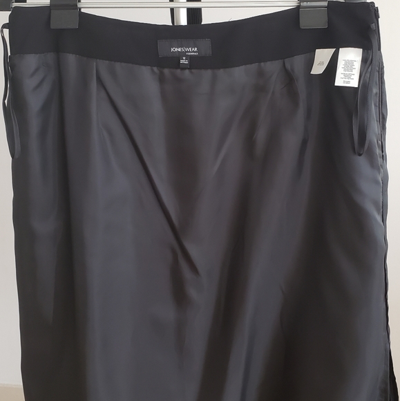 NWOT Jones Wear Black skirt - Picture 5 of 10